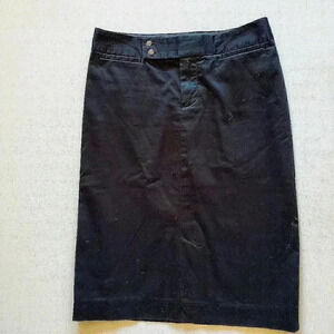 Gap Stretch knee length pencil skirt with gold buttons Size 1 (Juniors)